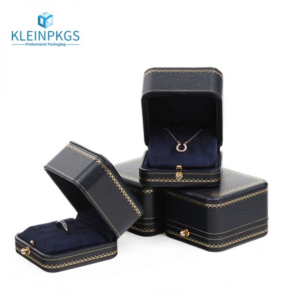 clear jewelry box