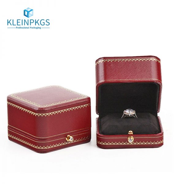 clear jewelry box