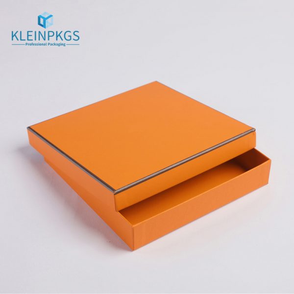 Vertical Paper Box With Lid